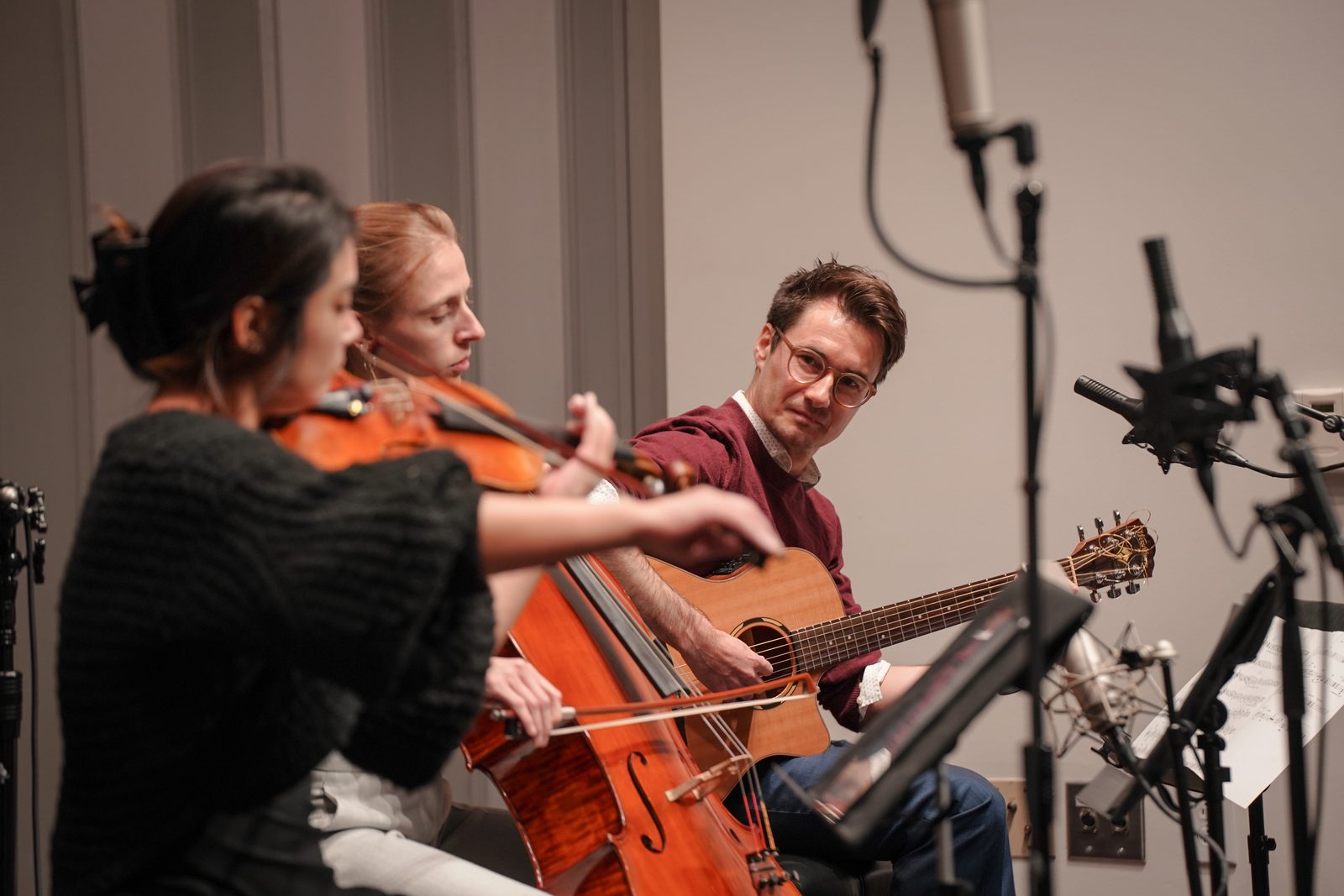 Violin, cello and guitar in The Tale of Pixarado